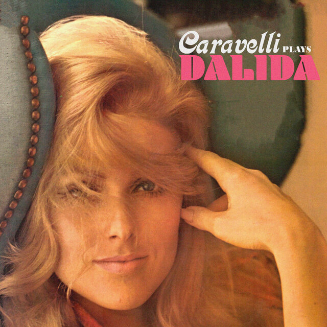 Plays Dalida