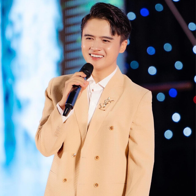 Hoài Niệm Dòng Lam
