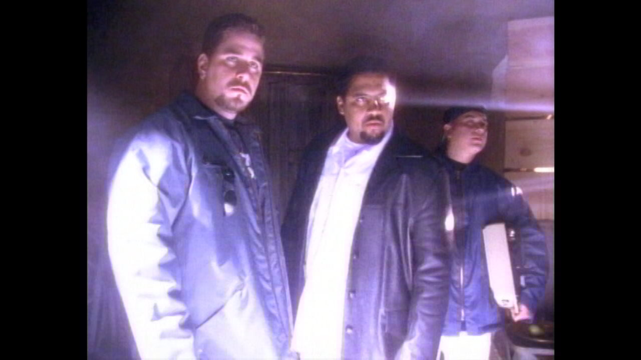 Tres Delinquentes (Official Video)