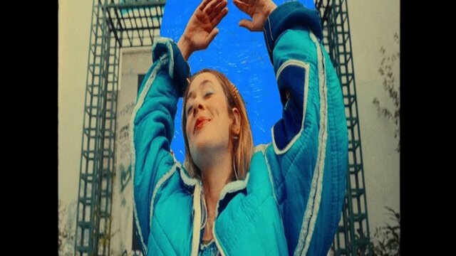 Soleil Bleu