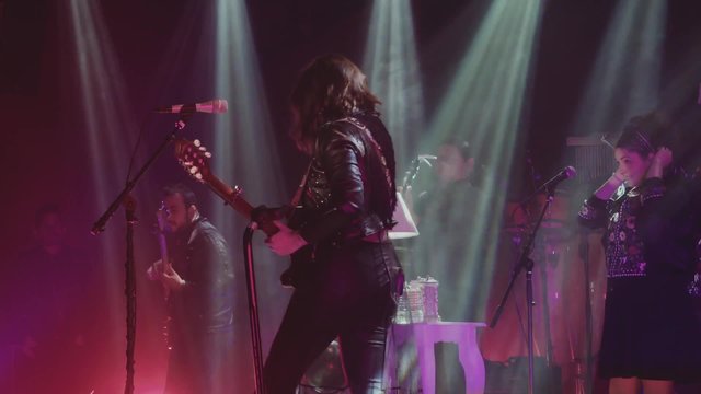 Entonces Que Somos (En Vivo)