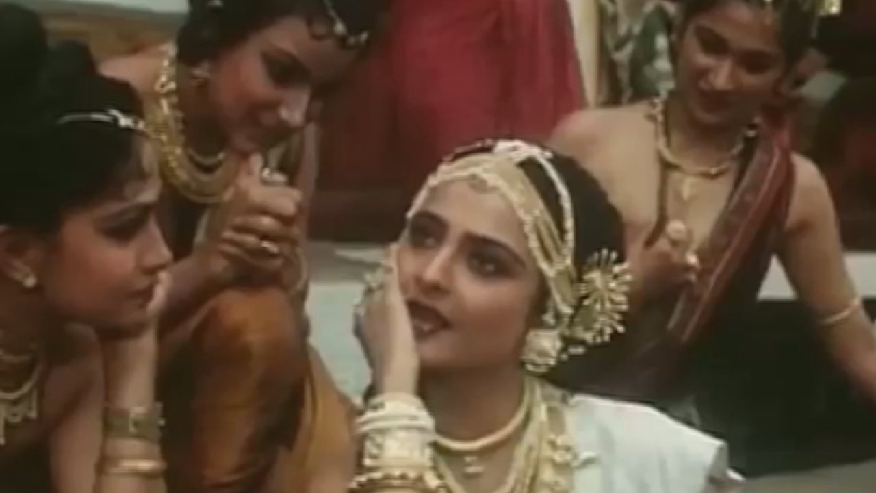 Neelam Ke Nabh Chhayee Pukharaji Janki (Lyric Video)
