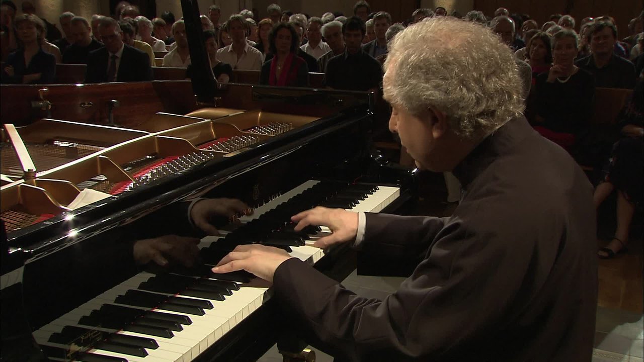 J.S. Bach: French Suite No. 4 in E Flat Major, BWV 815: VI. Menuet