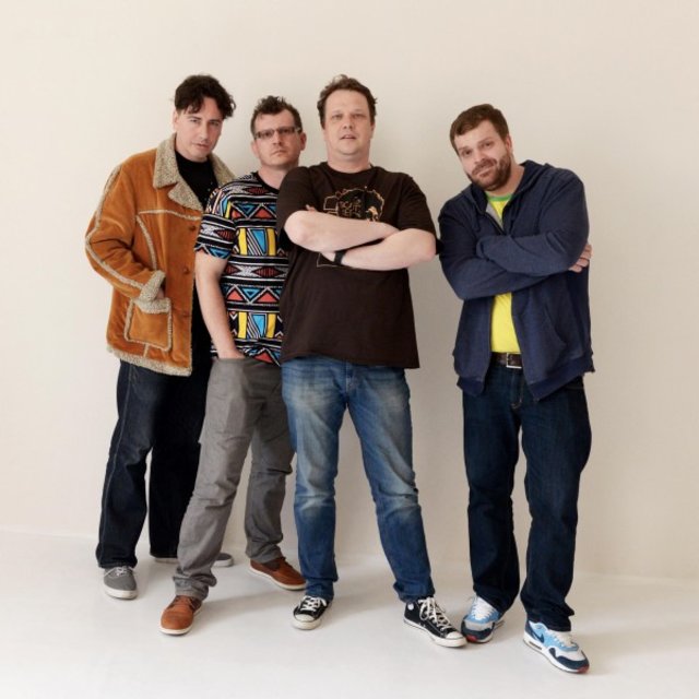 Saténové ruky