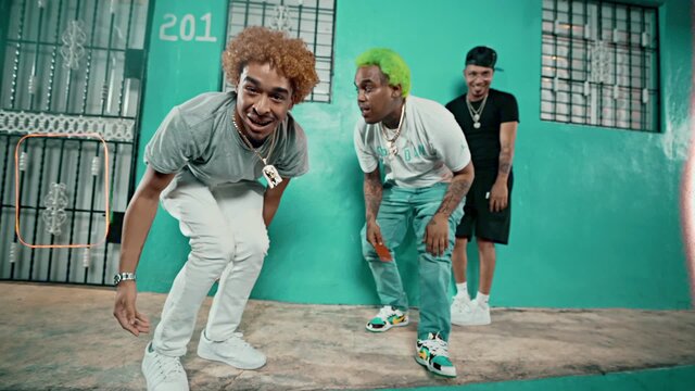 Que Bobo (feat. El Cherry Scom & Reyyo Montana)