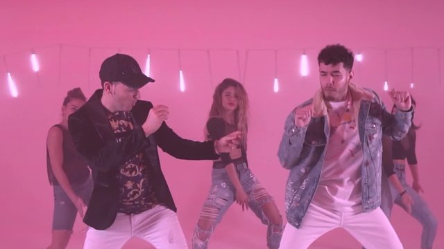 Tú lo Mueves Rico (feat. Roudi)