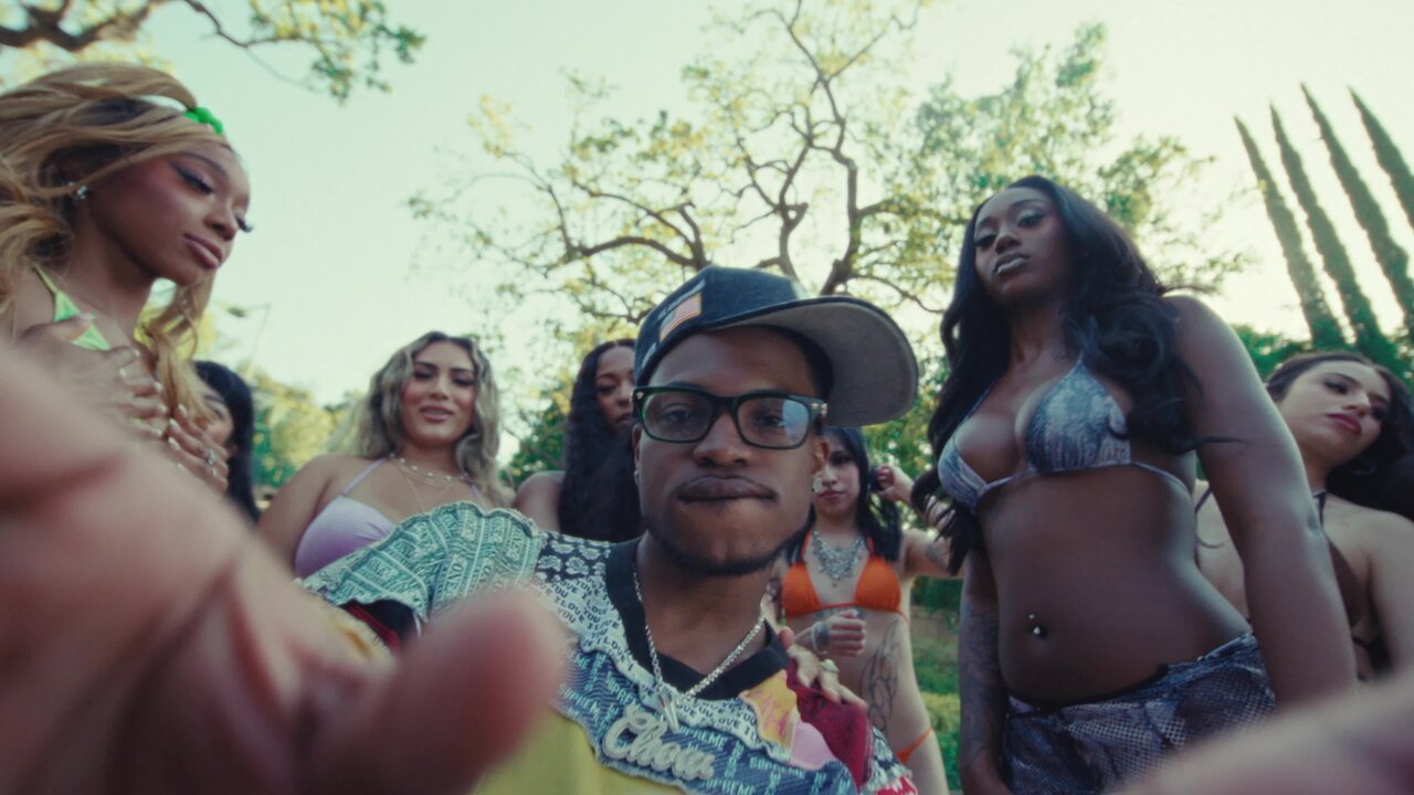 swag it! (Remix) (Official Video)