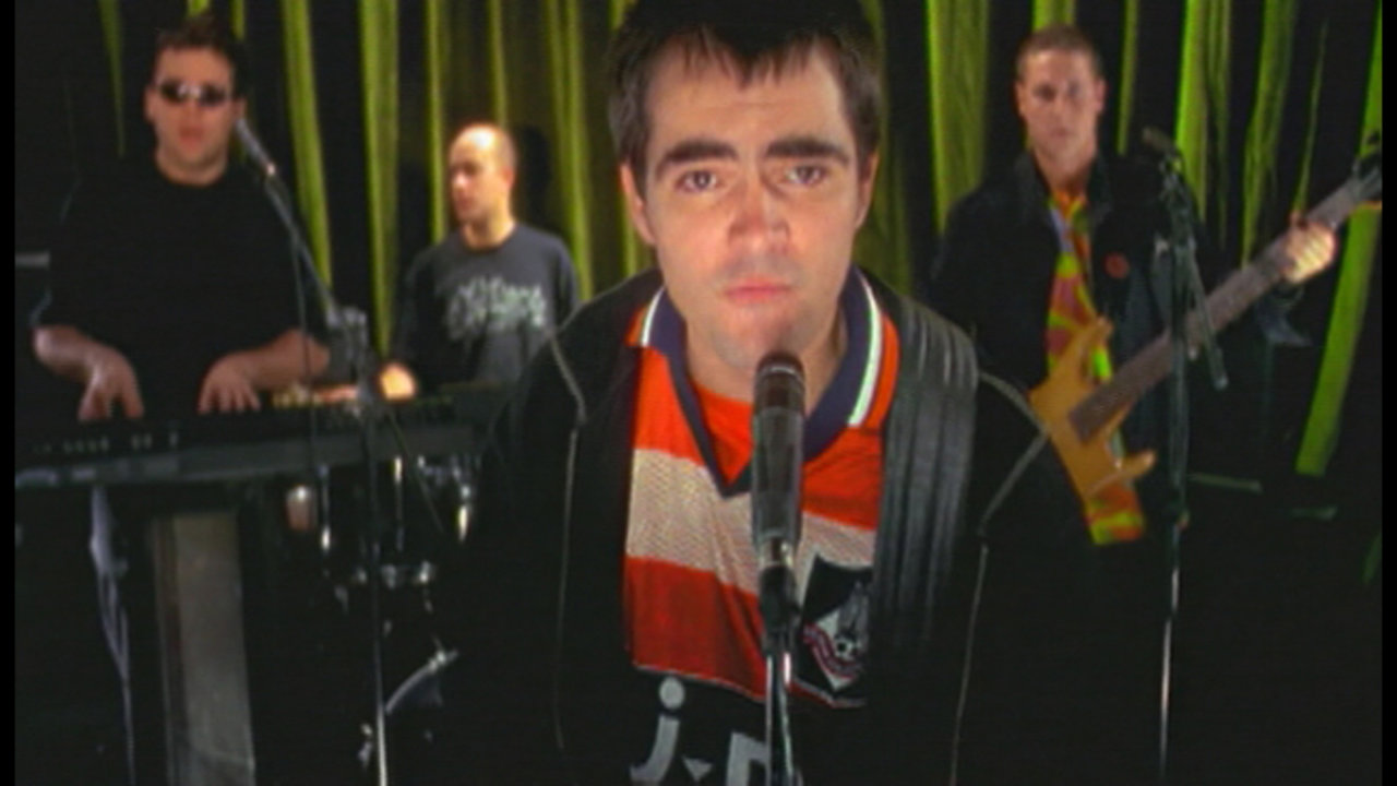 Garota Nacional (Clipe Oficial)
