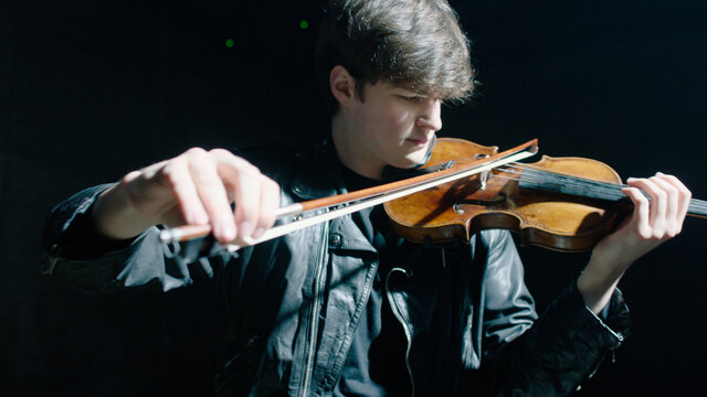 Vivaldi Four Seasons: Concerto No. 2, 