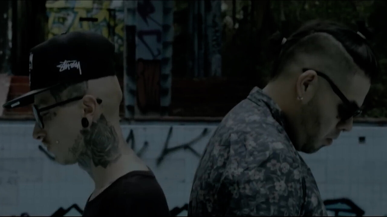 Se Esconde (Official Video)