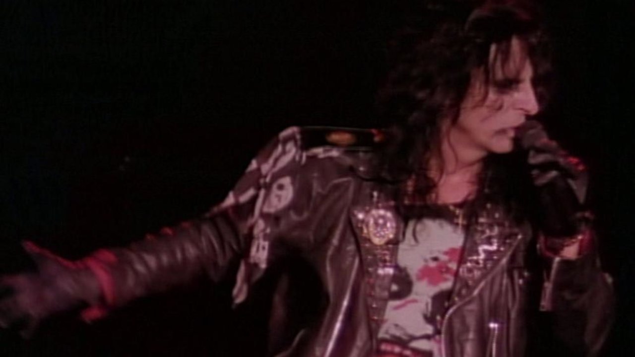 Only Women Bleed (from Alice Cooper: Trashes The World)