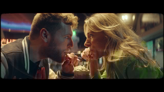 Honderd Keer (Officiële Video)