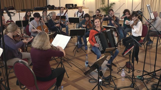 Viviane Chassot plays Mozart. About the Project
