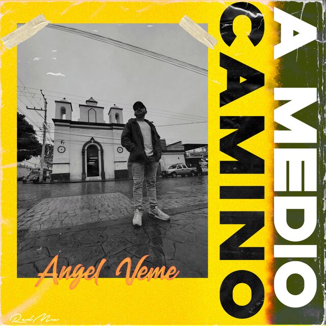 A medio camino