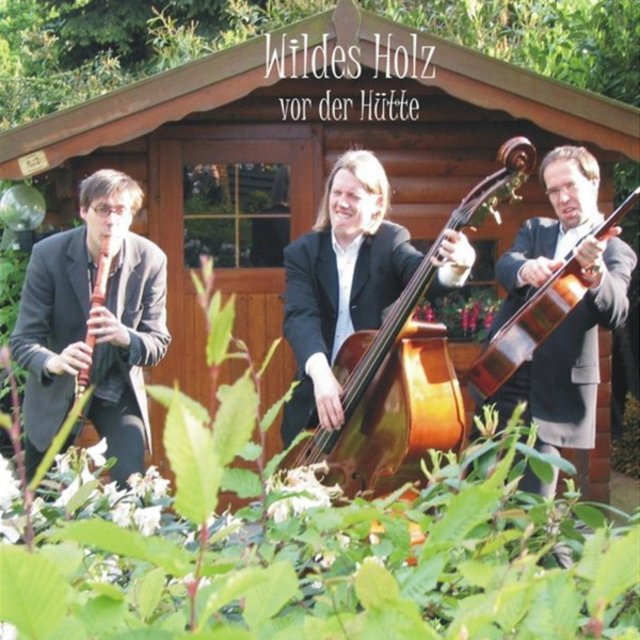 Vor der Hütte