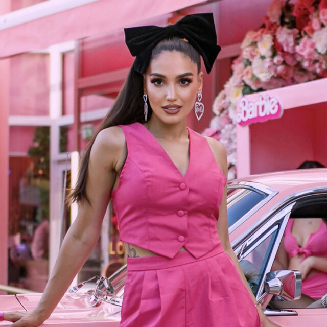 LOCA GIRL