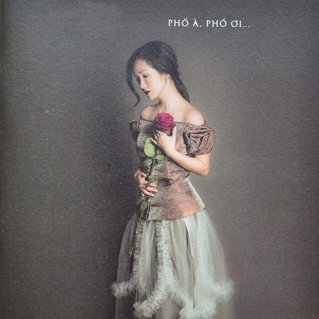 PHỐ À, PHỐ ƠI...