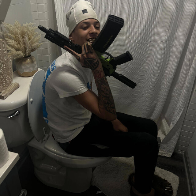556 on da shitter (feat. Keezo)