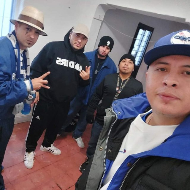 Por Todos Lados