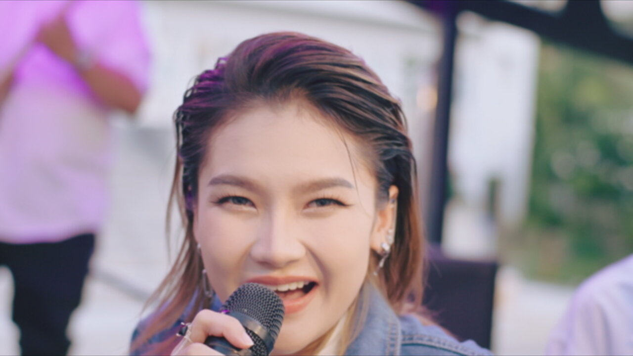 รักกี่โมง? (feat. PAPER)