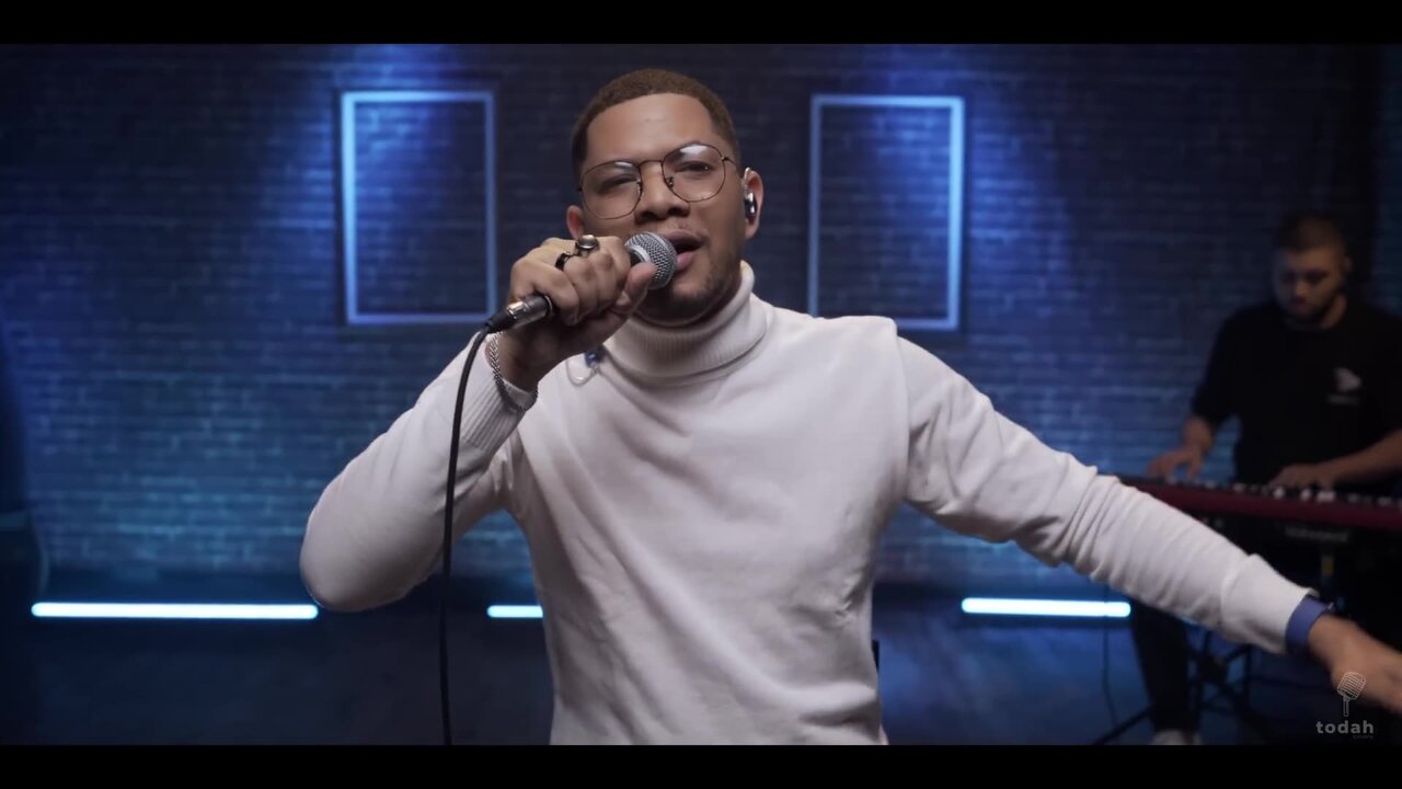 Diante Da Cruz