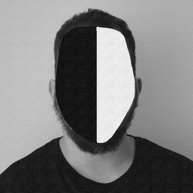 Black & White (Deluxe)