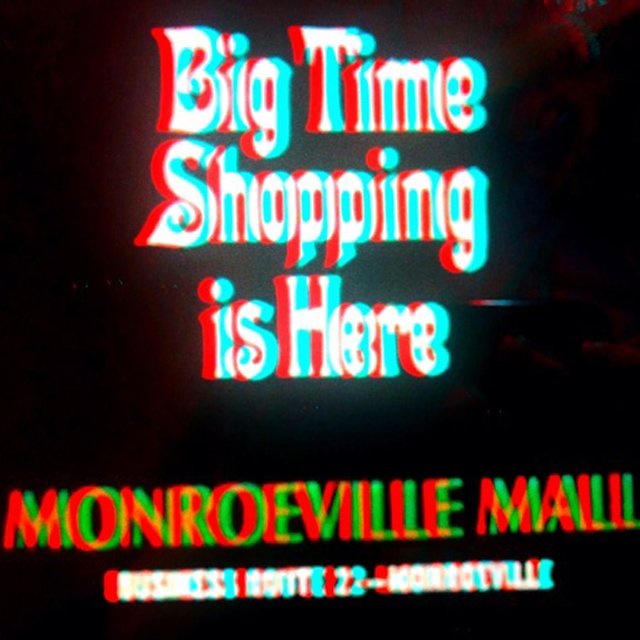 ZOMBIE-INFESTED SHOPPING CENTRE