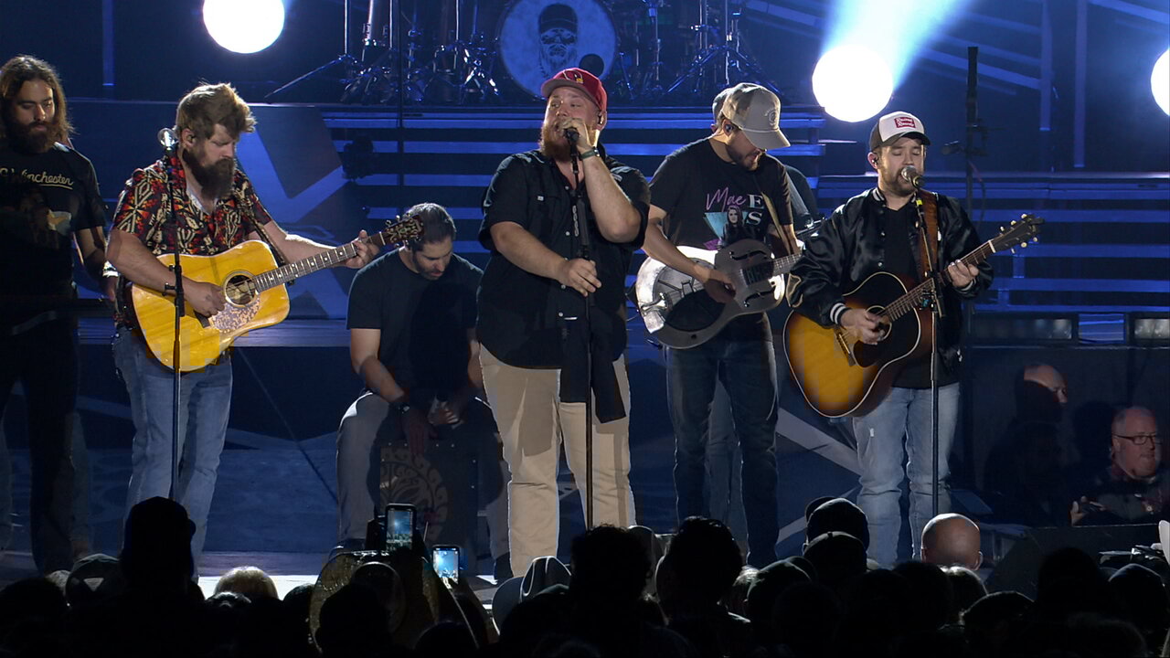 The Man He Sees in Me (Official Live Video)