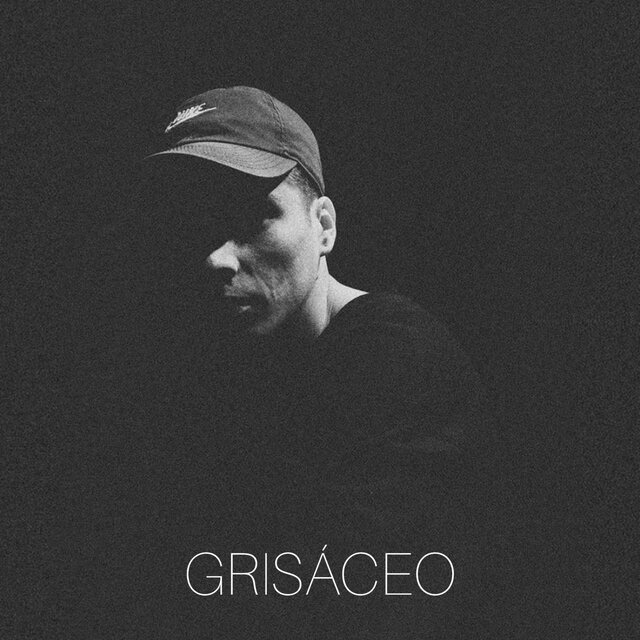Grisáceo