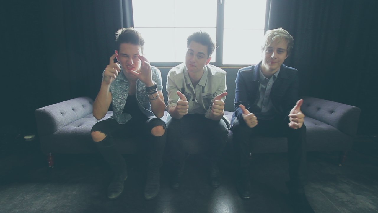 Photoshoot (Behind the Scenes)