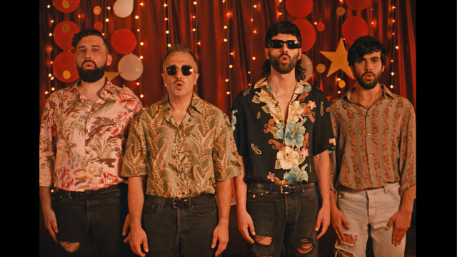 Fast Animals and Slow Kids - Festa (Official Video)