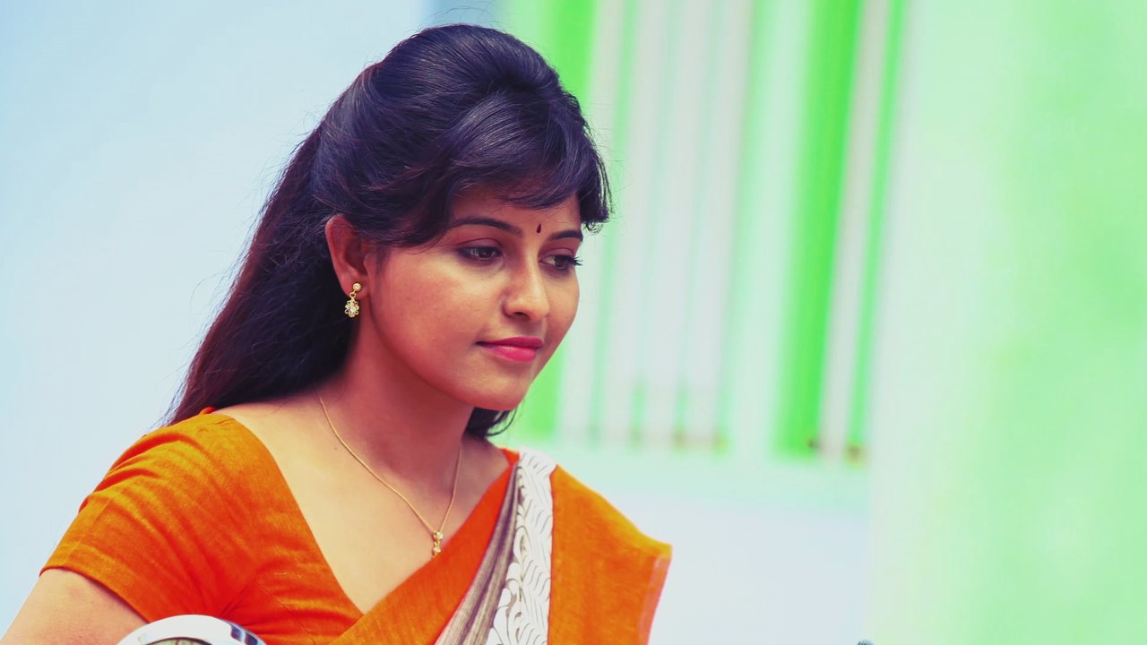 Edhuvumae Thonnale (Lyric Video)