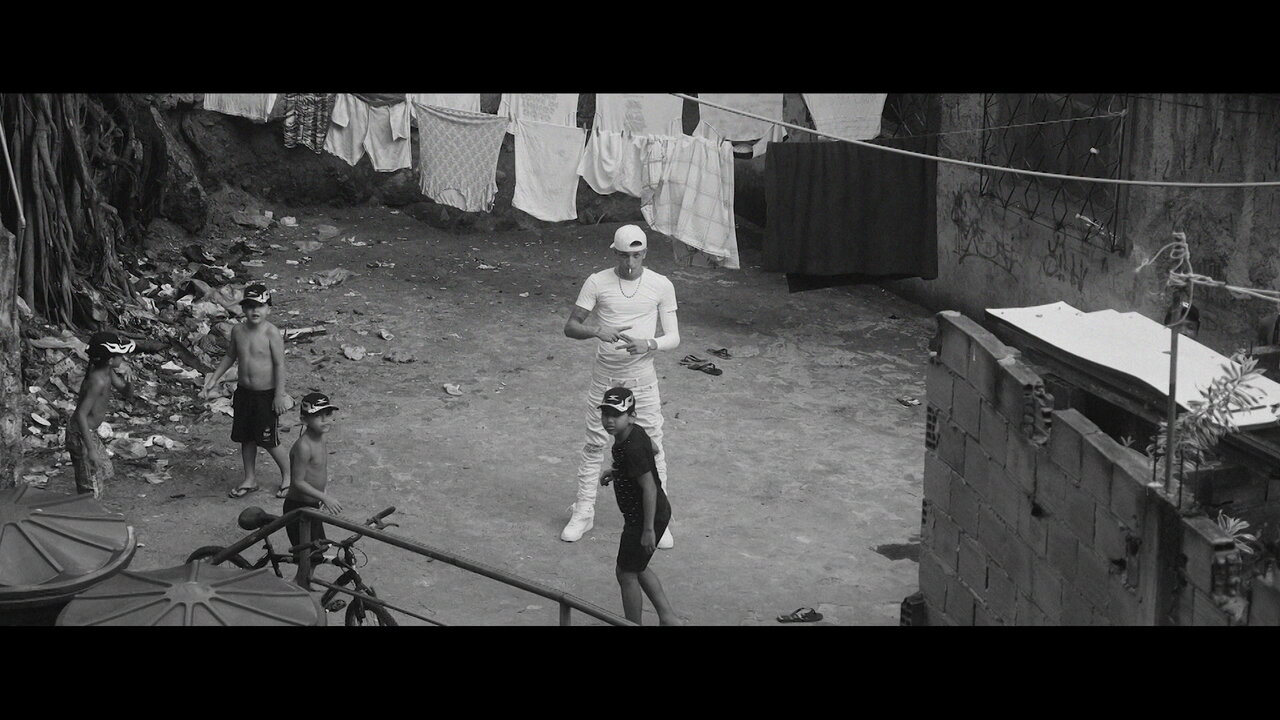 Nati Per Fare La Guerra (Official Video)