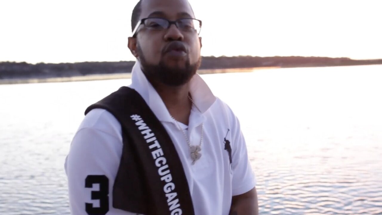 Smoker's Delight (Official Music Video) Feat. Mo3