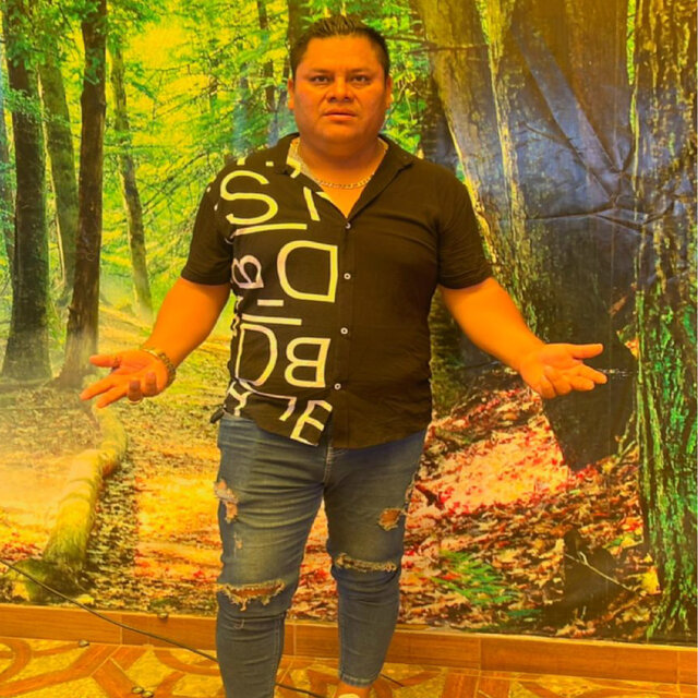 Jose Luis y los Faraones de la Cumbia