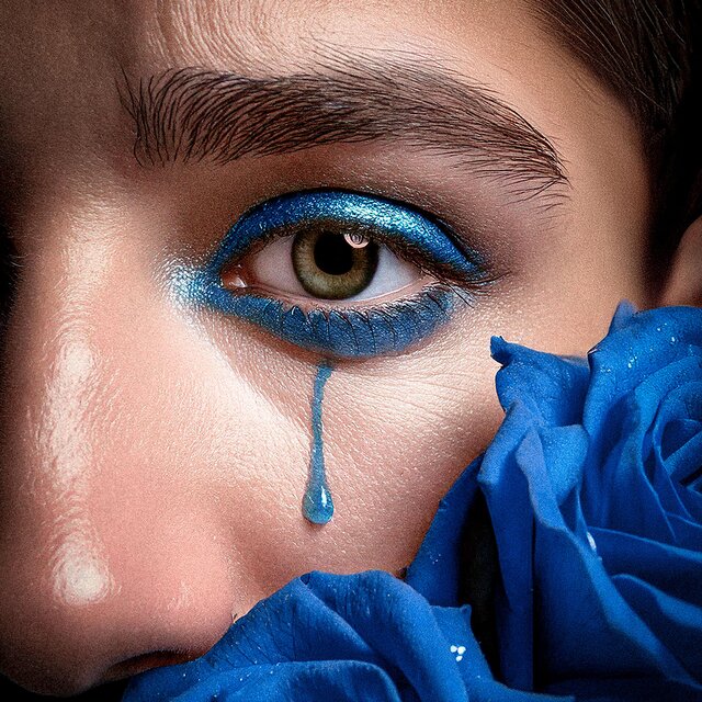 ELECTRIC BLUE