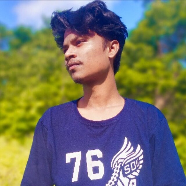 Adhura