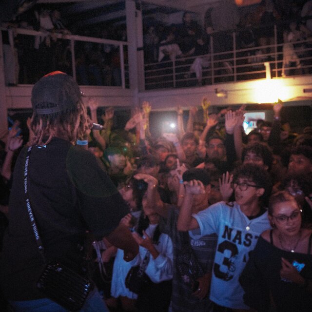 LA FAMA (feat. Lil Einyel)