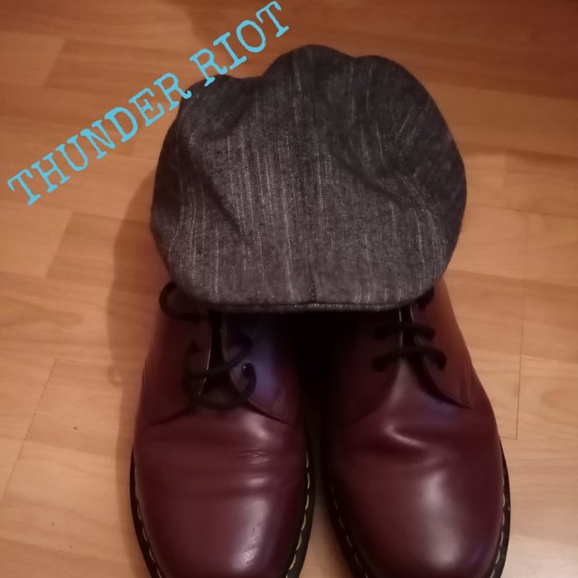 FLATCAPS AND OXBLOODS