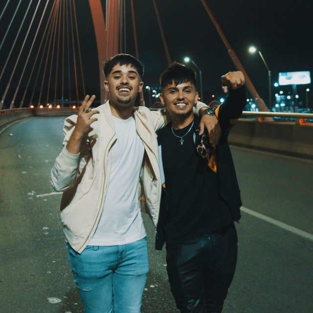 Noches de verano (feat. Mathias Cuadro)