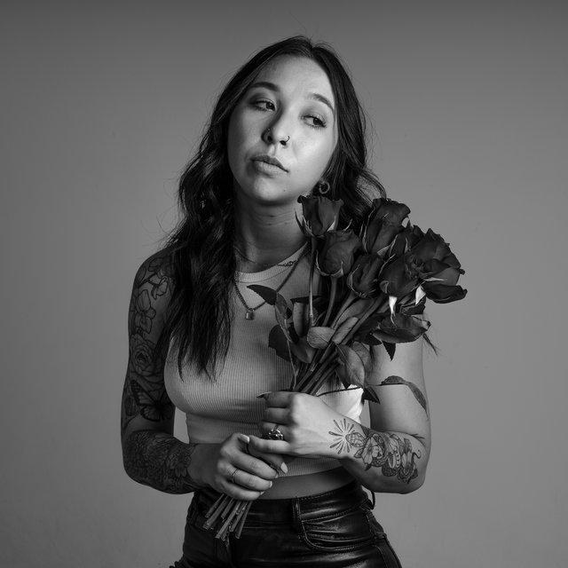 B&W