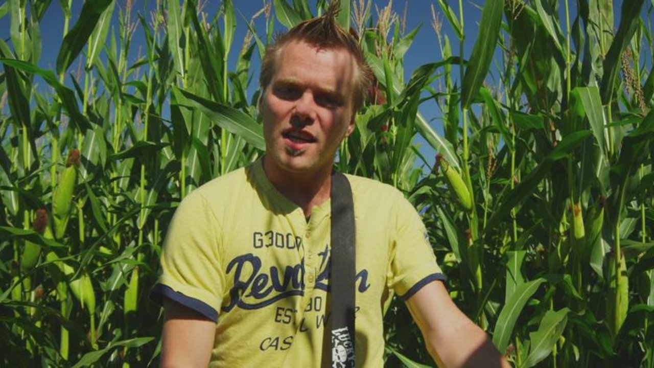 Es Bett Im Chörnfäud (Videoclip)
