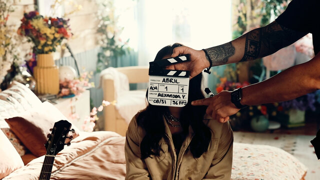 Abril (Behind the Scenes)