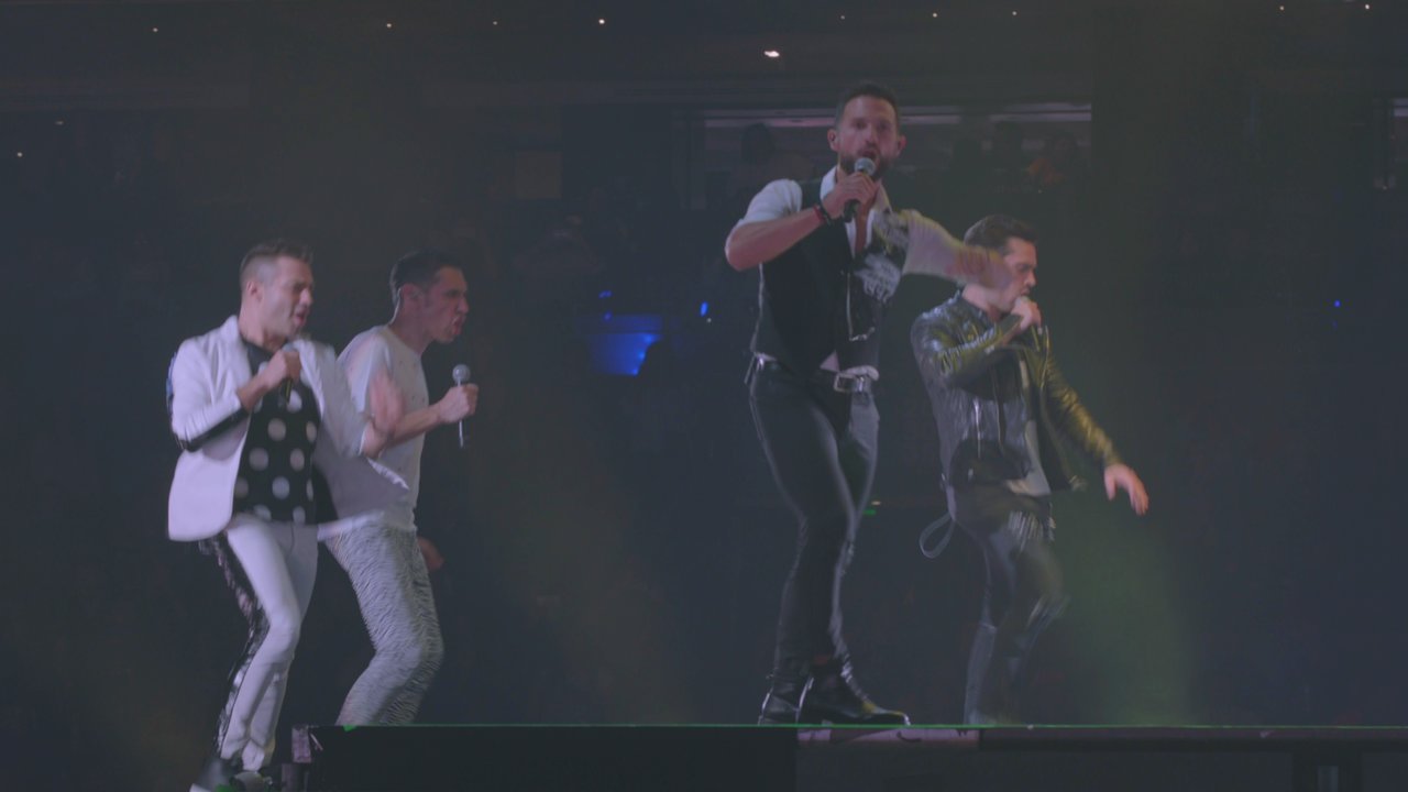 Suena Tremendo (feat. Mercurio, OV7, Calo & The Sacados) (En Vivo - 90's Pop Tour, Vol. 3)