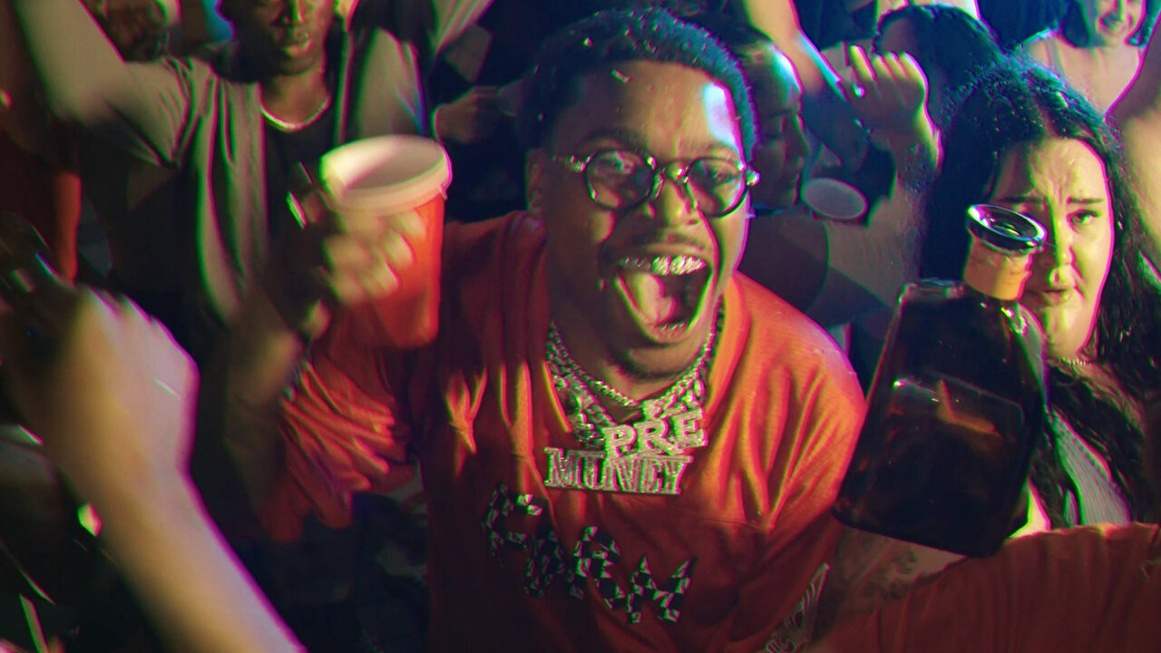 Julio And Spit (Official Video)