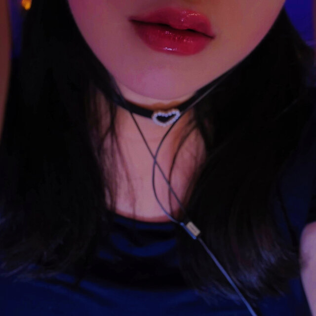 Mouth Sounds an Hand Mouvements Asmr (Visuals)