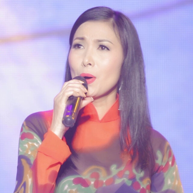 Tình Yêu Màu Đen Bạc