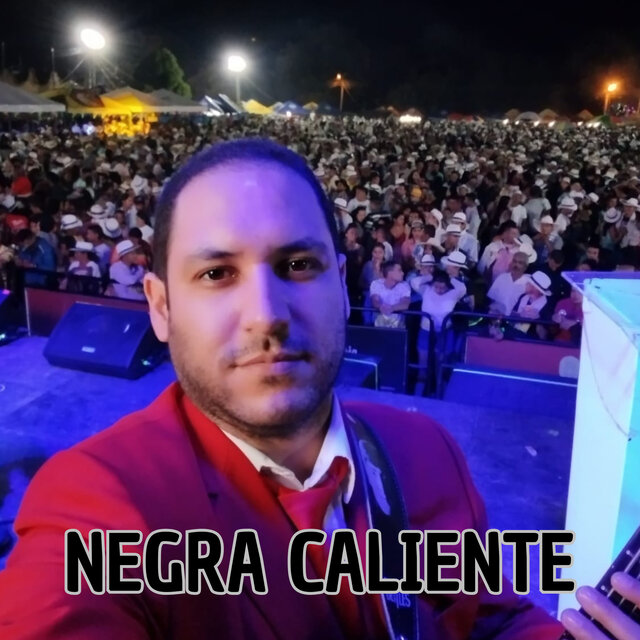 NEGRA CALIENTE (En Vivo)