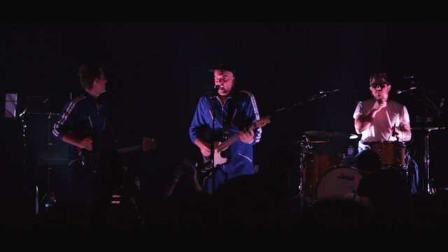 Antigua Pero Moderna (en Directo)