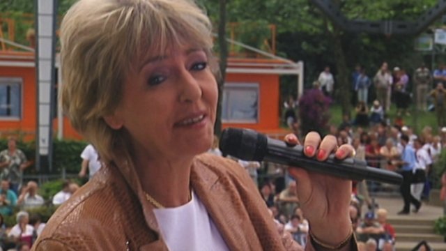 Hellwach (ZDF-Fernsehgarten 9.1.2002) (VOD)